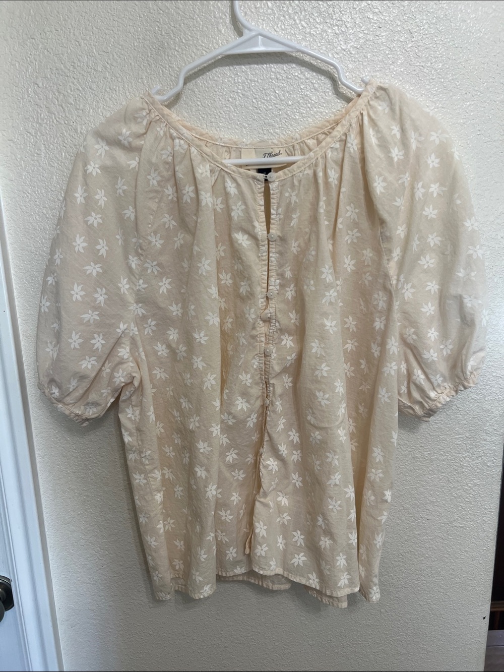 Universal Thread Cream Floral Embroidered Peasant Top